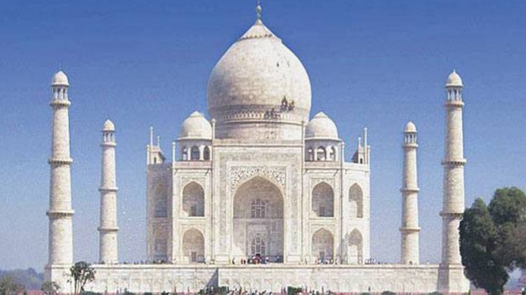 ताजमहल पर रंग लाई SC की सख्ती