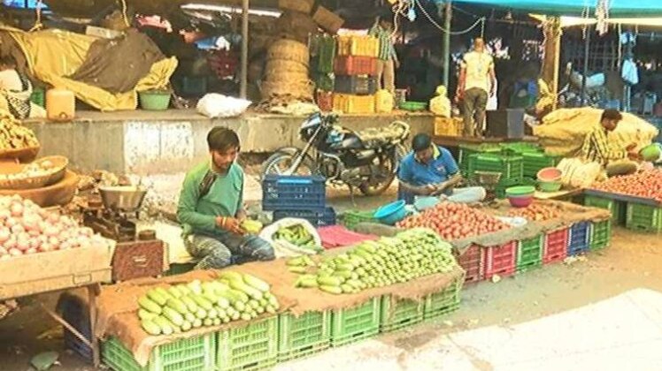 महंगी हुईं सब्जियां 