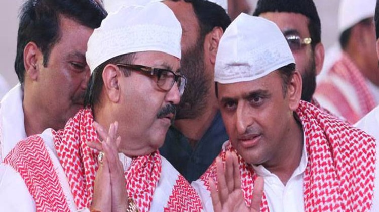 अमर सिंह और अखिलेश यादव (फाइल फोटो)