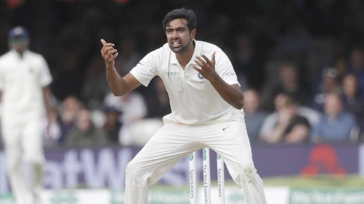 इंग्लैंड के अब भी 4 विकेट बाकी