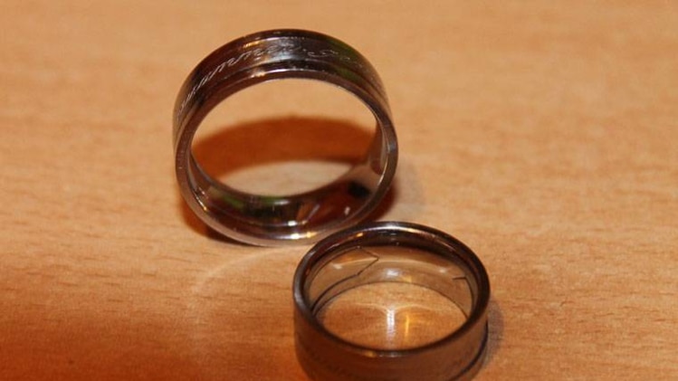 किस धातु का छल्ला पहनें?