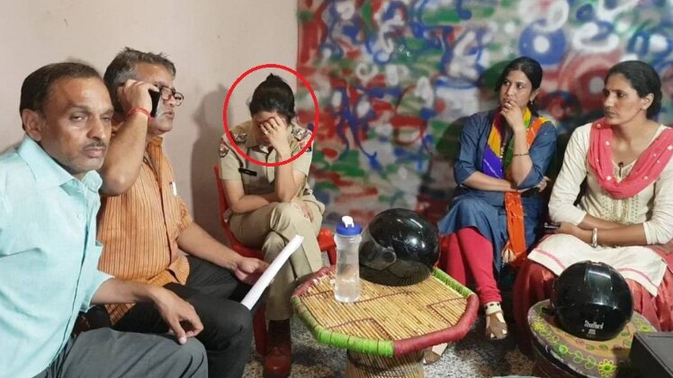 ACB की टीम अब आरोपी महिला एसआई से पूछताछ कर रही है