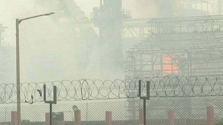 BPCL की रिफाइनरी में लगी आग