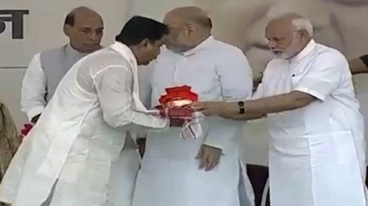 पूरे देश में निकलेगी अटल अस्थि कलश यात्रा