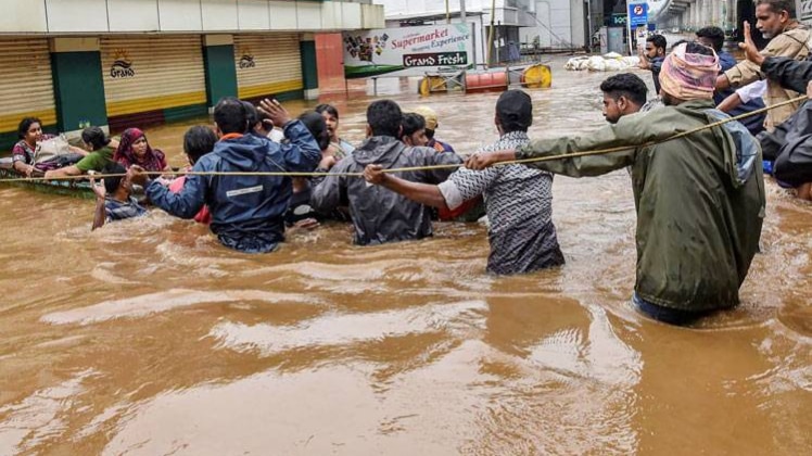 केरल में बाढ़ से बदतर हुए हालात