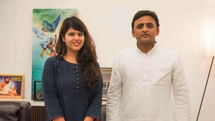 पूर्व मुख्यमंत्री अखिलेश यादव के साथ पंखुड़ी पाठक, फाइल फोटो