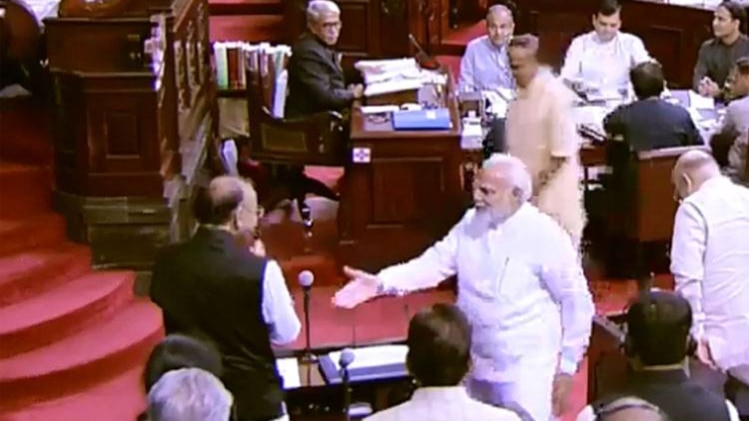 पीएम मोदी ने जेटली की तरफ बढ़ाया हाथ 