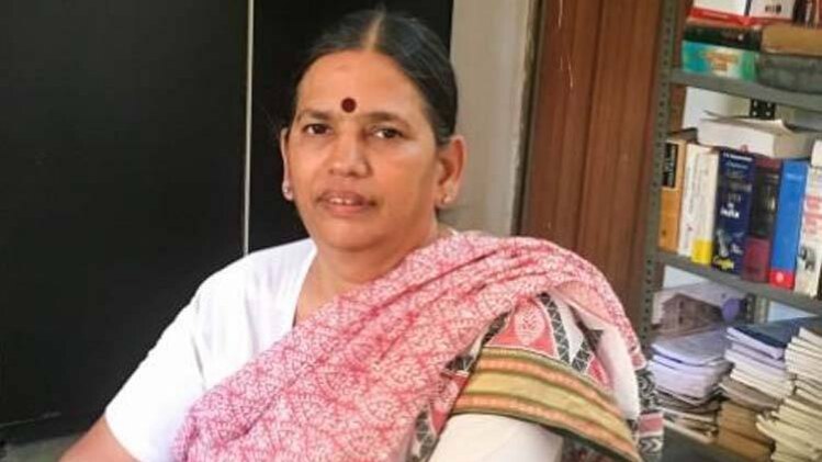 नक्सलवाद से जुड़े मामलों की पैरवी करने वालीं वकील सुधा भारद्वाज