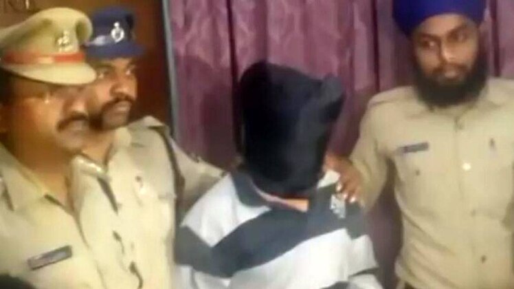 पुलिस ने स्कूल के आरोपी कर्मचारी को गिरफ्तार कर लिया है