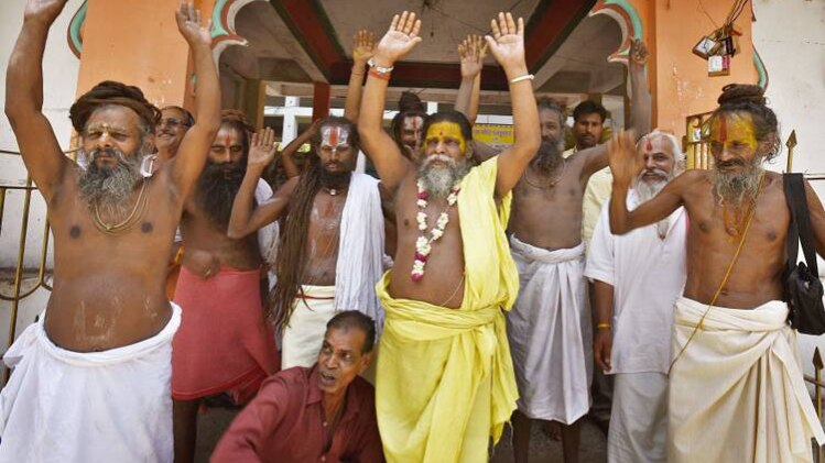 साधु-संतों ने की चुनाव लड़ने की तैयारी (फाइल फोटो- Getty Images)