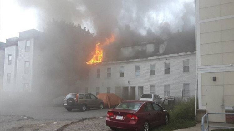 बॉस्टन में हुए कई धमाके (रॉयटर्स)