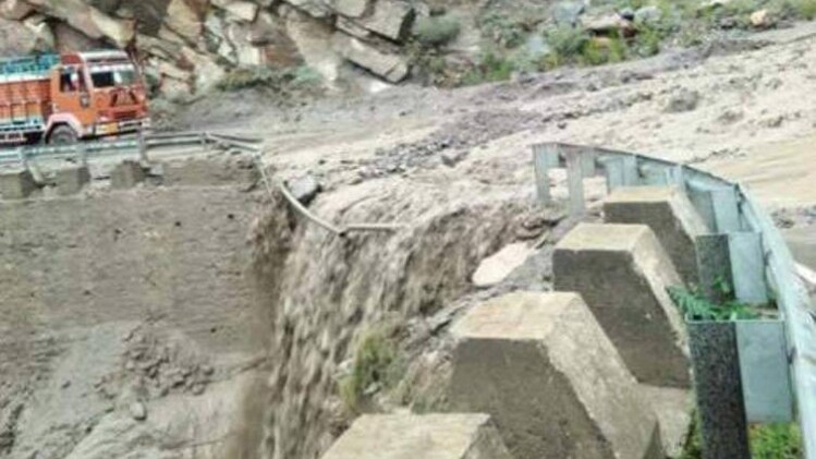 भारी बारिश से हर ओर तबाही (फाइल)