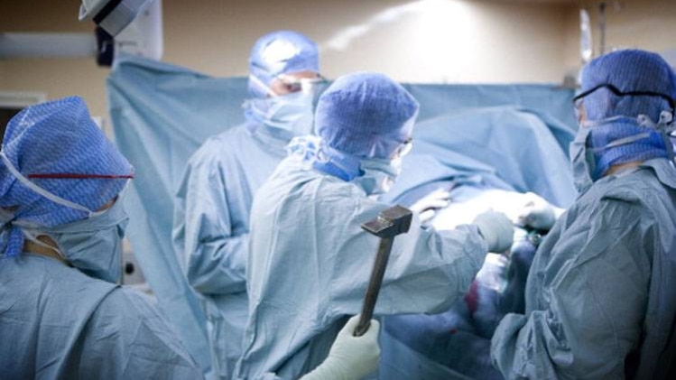 हिप रिप्लेसमेंट सर्जरी, Getty Image