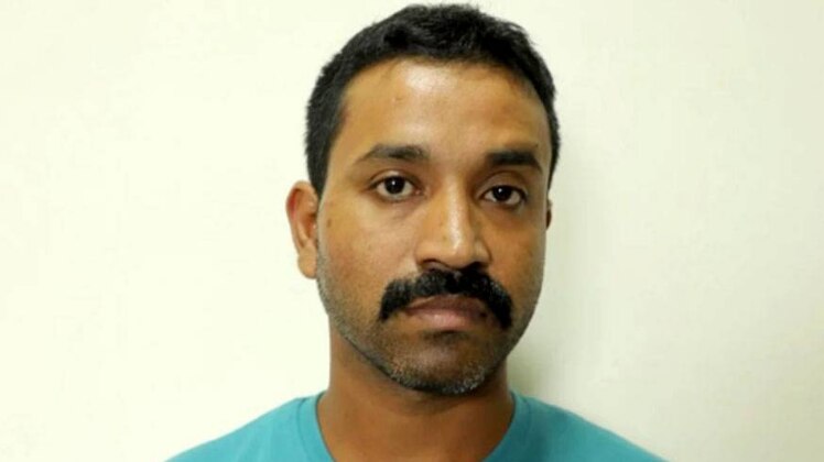 कमरुजमा वहाबी विचारधारा के संपर्क में आने की बाद आतंक की राह पर चल पड़ा