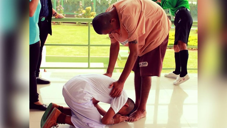 ये फोटो सोशल मीडिया पर वायरल हो रही है