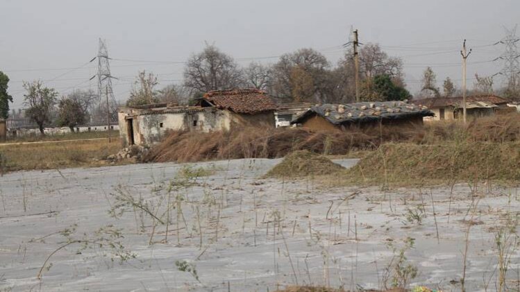 बदहाल गांव की तस्वीर (फोटो क्रेडिटः श्री कोलारी/ ग्रीनपीस)
