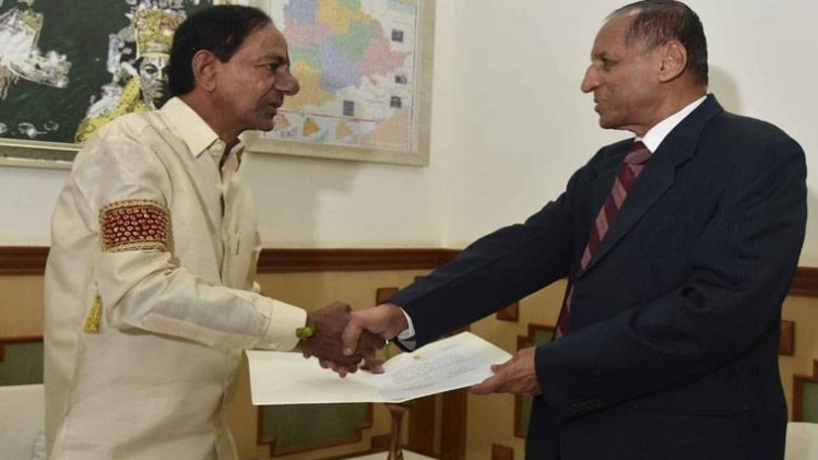 के चंद्रशेखर राव और राज्यपाल नरसिम्हन (फोटो- आशीष पांडेय) 