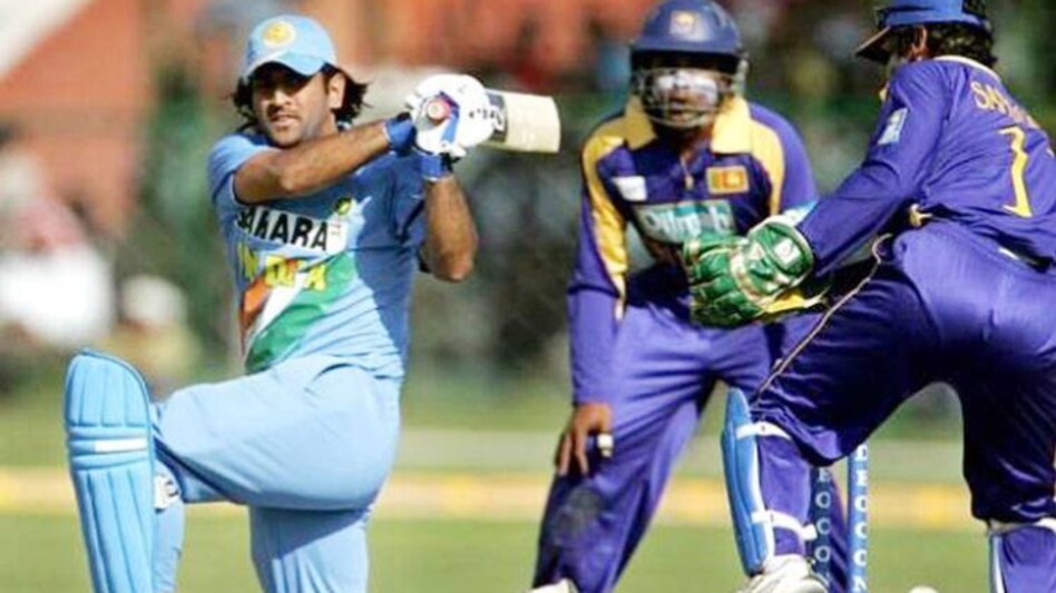 13 साल पहले धोनी ने किया था ये कमाल, आज भी कायम है रिकॉर्ड - on this day in  2005 ms dhoni notched his highest odi score tspo - AajTak