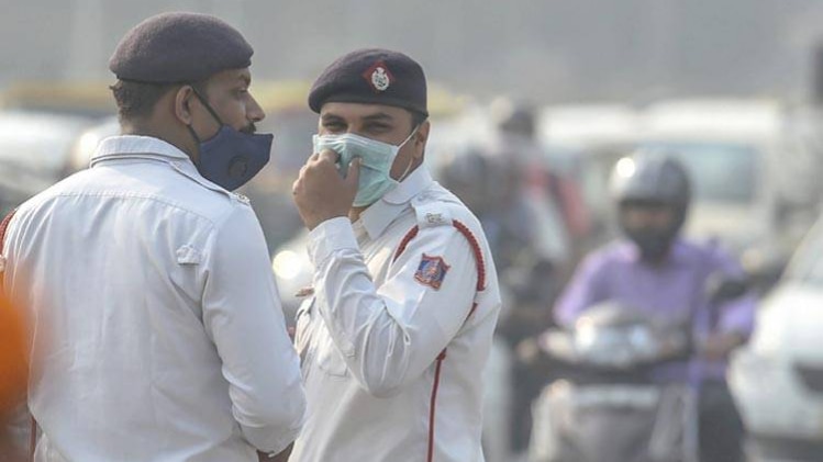 दूषित हुई दिल्ली की हवा (फोटो-पीटीआई)