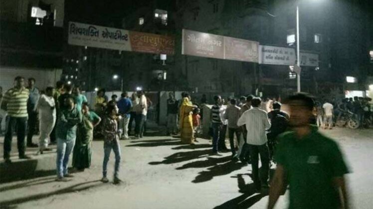 उत्तर भारतियों पर गुजरात में हमले. 