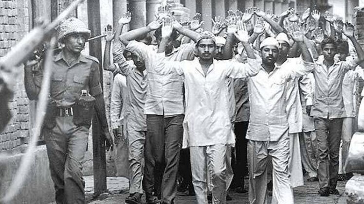 दोषी PAC के जवानों ने 42 मुस्लिम युवकों को मौत के घाट उतार दिया था (फोटो- इंडिया टुडे)