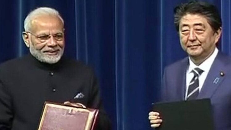 जापान के प्रधानमंत्री शिंजो आबे के साथ भारत के प्रधानमंत्री नरेंद्र मोदी [फोटो एएनआई]