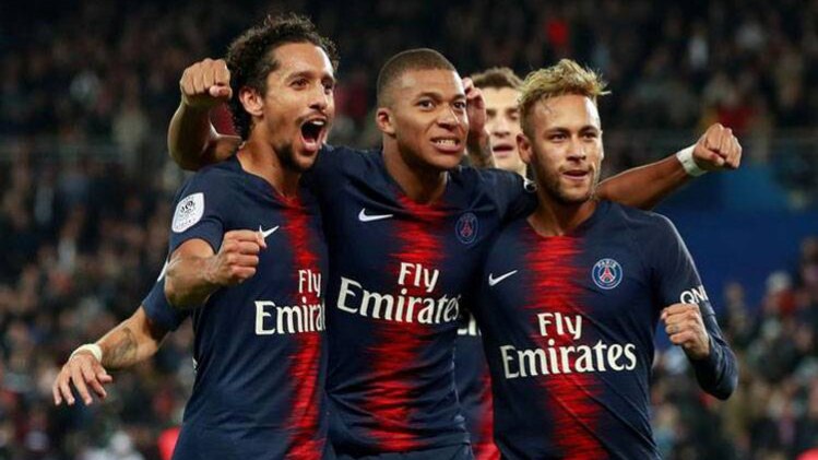 पीएसजी स्टार एम्बाप्पे बीच में (रॉयटर)