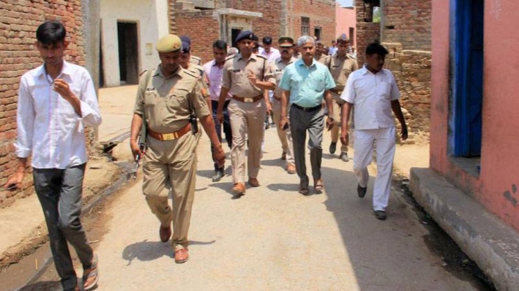 सहारनपुर के एक गांव में जातीय हिंसा के बाद तैनात पुलिस  (फाइल फोटो)