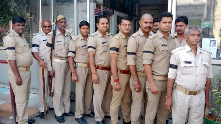 विवेक हत्याकांड के बाद आरोपी पुलिसकर्मी के समर्थन में पुलिसवाले लामबंद हो रहे हैं