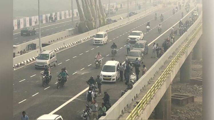 सिग्नेचर ब्रिज (फोटो, मनीष सिसोदिया के ट्विटर अकाउंट से)