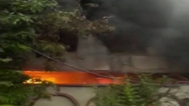 बवाना में आग लगी