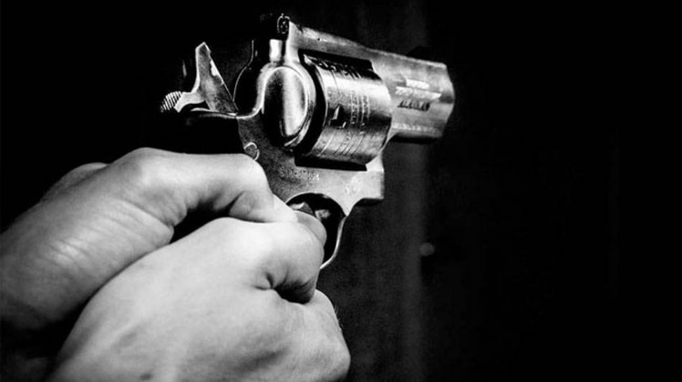 पुलिस आरोपियों की तलाश में जुट गई है