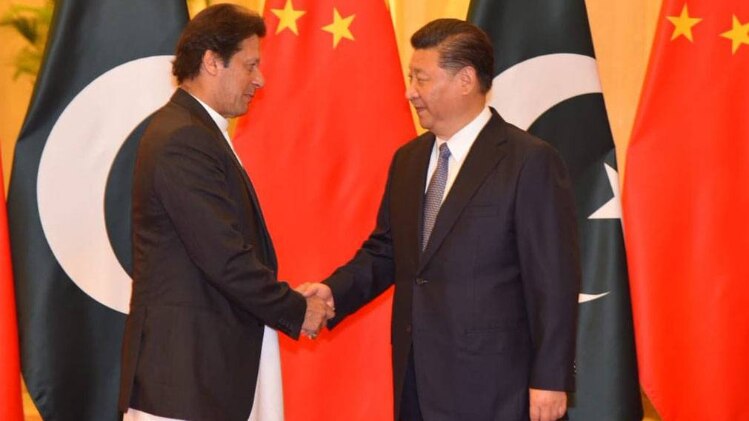 इमरान खान की चीन के राष्ट्रपति शी जिनपिंग से हुई मुलाकात (फोटो क्रेडिट—PTI ट्विटर)