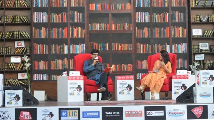 साहित्य आजतक के मंच पर प्रसून जोशी