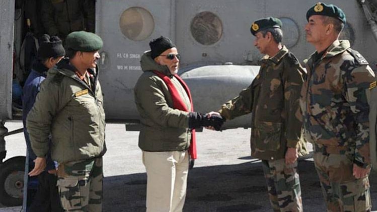 2014 में सियाचिन में मनाई थी पीएम ने दिवाली (फोटो-आजतक)