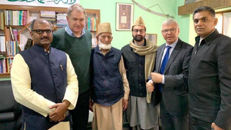 अलगाववादी नेताओं के साथ मंगने बोंडेविक