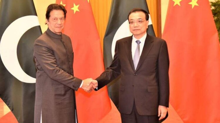 PAK पीएम इमरान खान और चीन के पीएम ली क्विंग(फोटो-Twitter)
