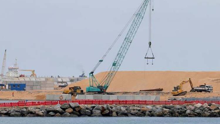 चीन में बंदरगाह निर्माण (फोटो-रॉयटर्स)