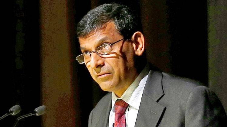 आरबीआई के पूर्व गवर्नर रघुराम राजन (फोटो- रॉयटर्स)