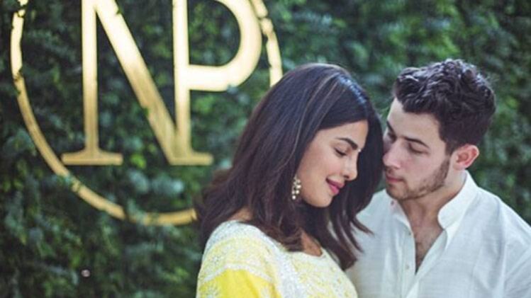 प्रियंका चोपड़ा और निक जोनस (फाइल फोटो)