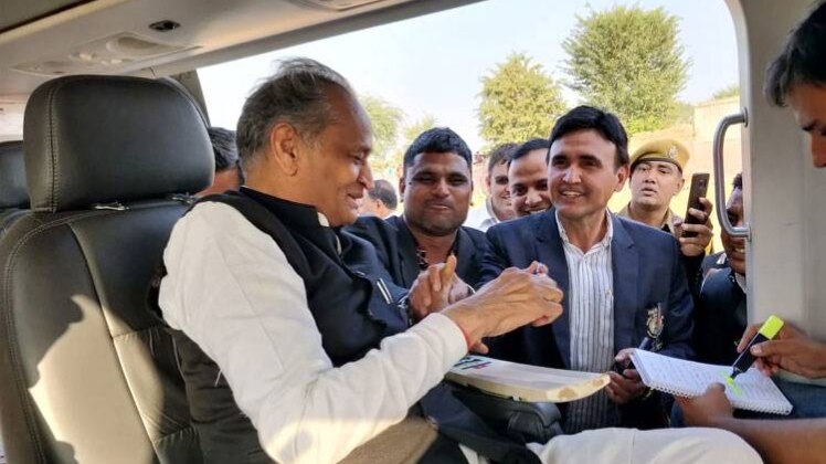 पूर्व मुख्यमंत्री अशोक गहलोत (फाइल फोटो-Twitter/@ashokgehlot51)