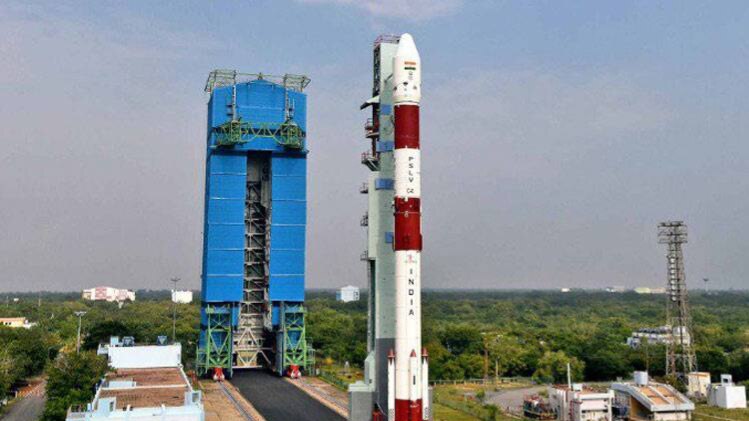 ISRO के mission Gaganyaan के लिए केंद्र ने 10 हजार करोड़ को मंजूरी दे दी. 