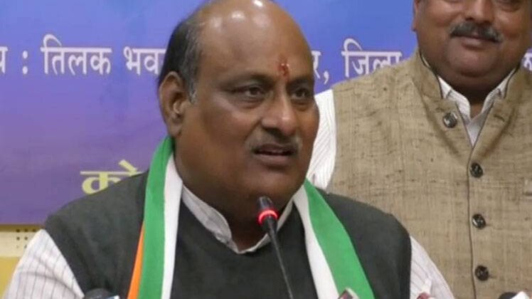 राजस्व मंत्री जयसिंह अग्रवाल ने पूर्व कलेक्टर को लताड़ा