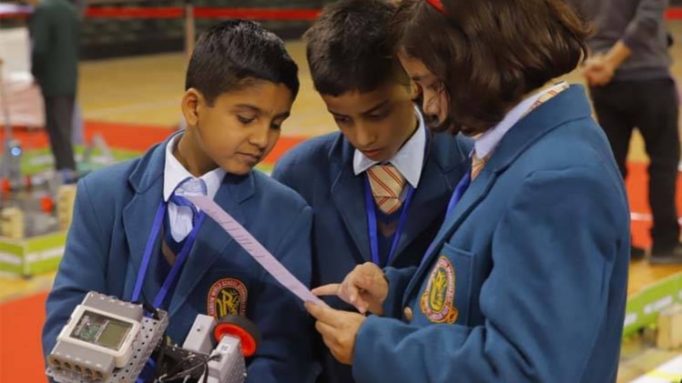 प्रतियोगिता में शामिल बच्चे (फोटो-नयनिका सिंघल)