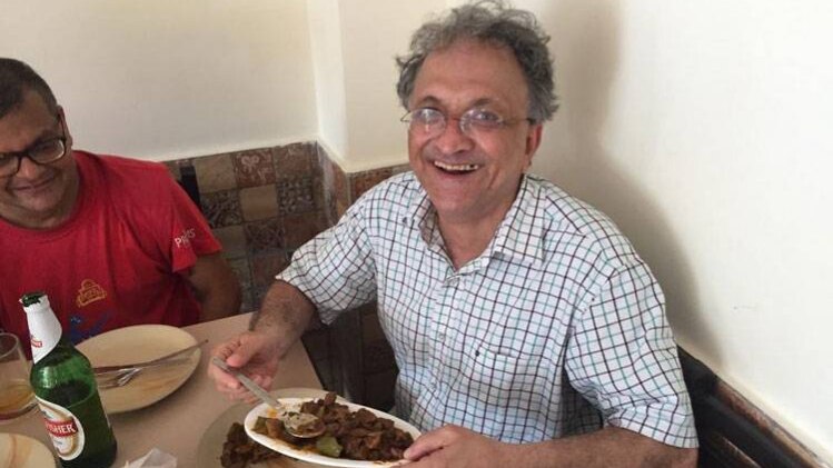 रामचंद्र गुहा ने ट्वीट की थी बीफ खाते हुए फोटो