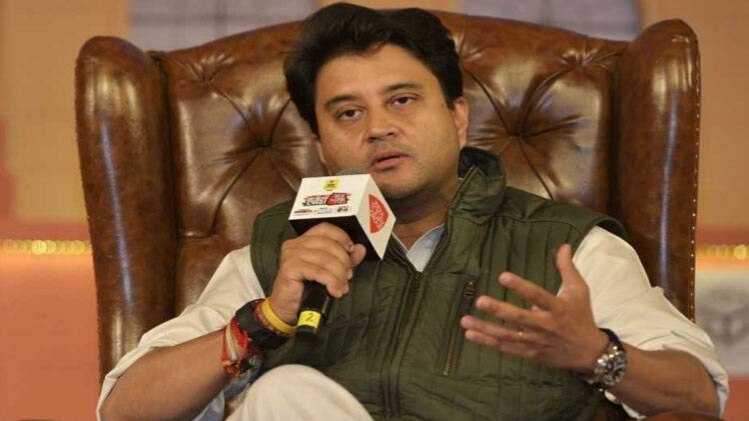 2019 में नरेन्द्र मोदी बनाम देश की जनता का चुनाव है : सिंधिया