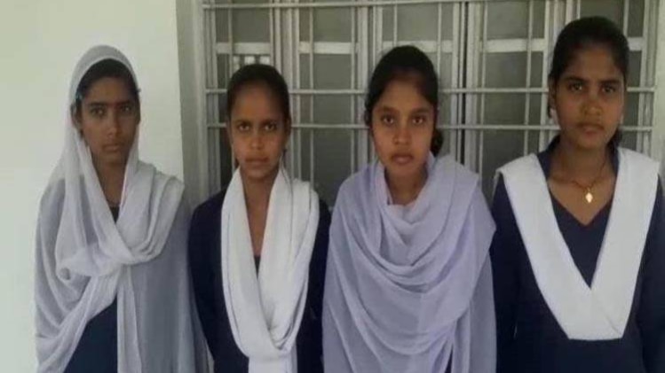 स्कूली छात्राएं (तस्वीर: सुजीत झा)