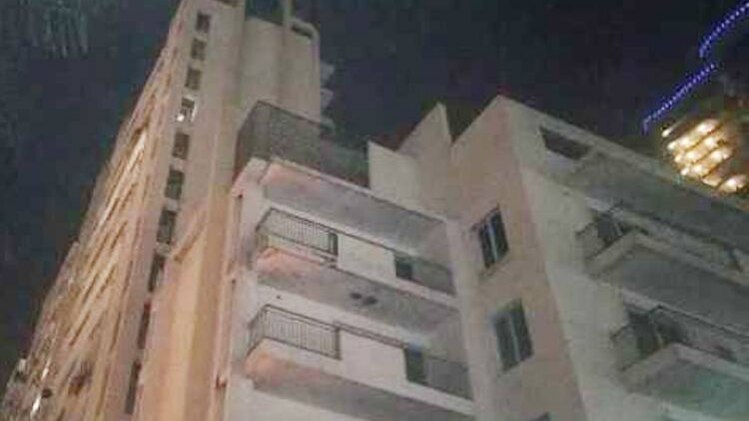 नोएडा-78 के आदित्य अर्बन कासा में रहती थी मृतका(फोटो-आजतक) 