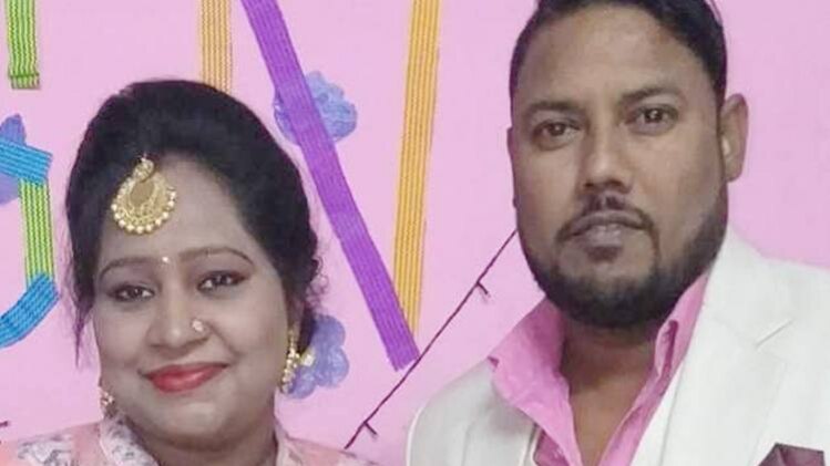 हादसे का शिकार पति-पत्नी(फोटो-आजतक)