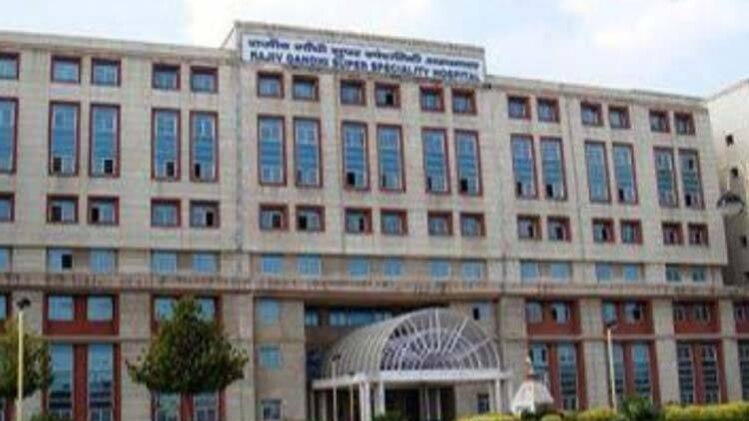 स्टाफ से कमी से जूझ रहा सुपर स्पेशलिटी हॉस्पिटल(फोटो- सुशांत मेहरा)